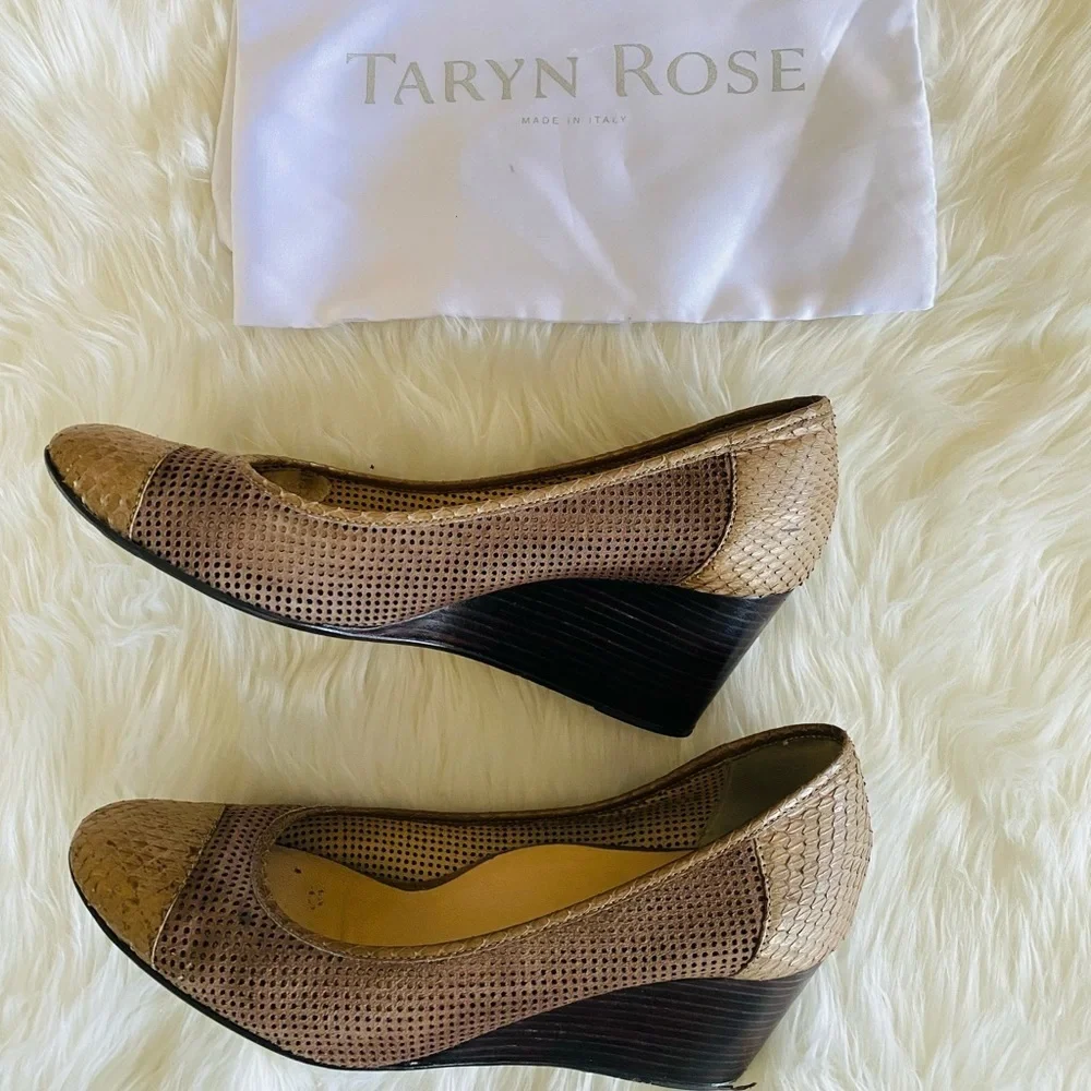 Taryn Rose Kingspoint leather snake embossed wedge, Sz. 39.5